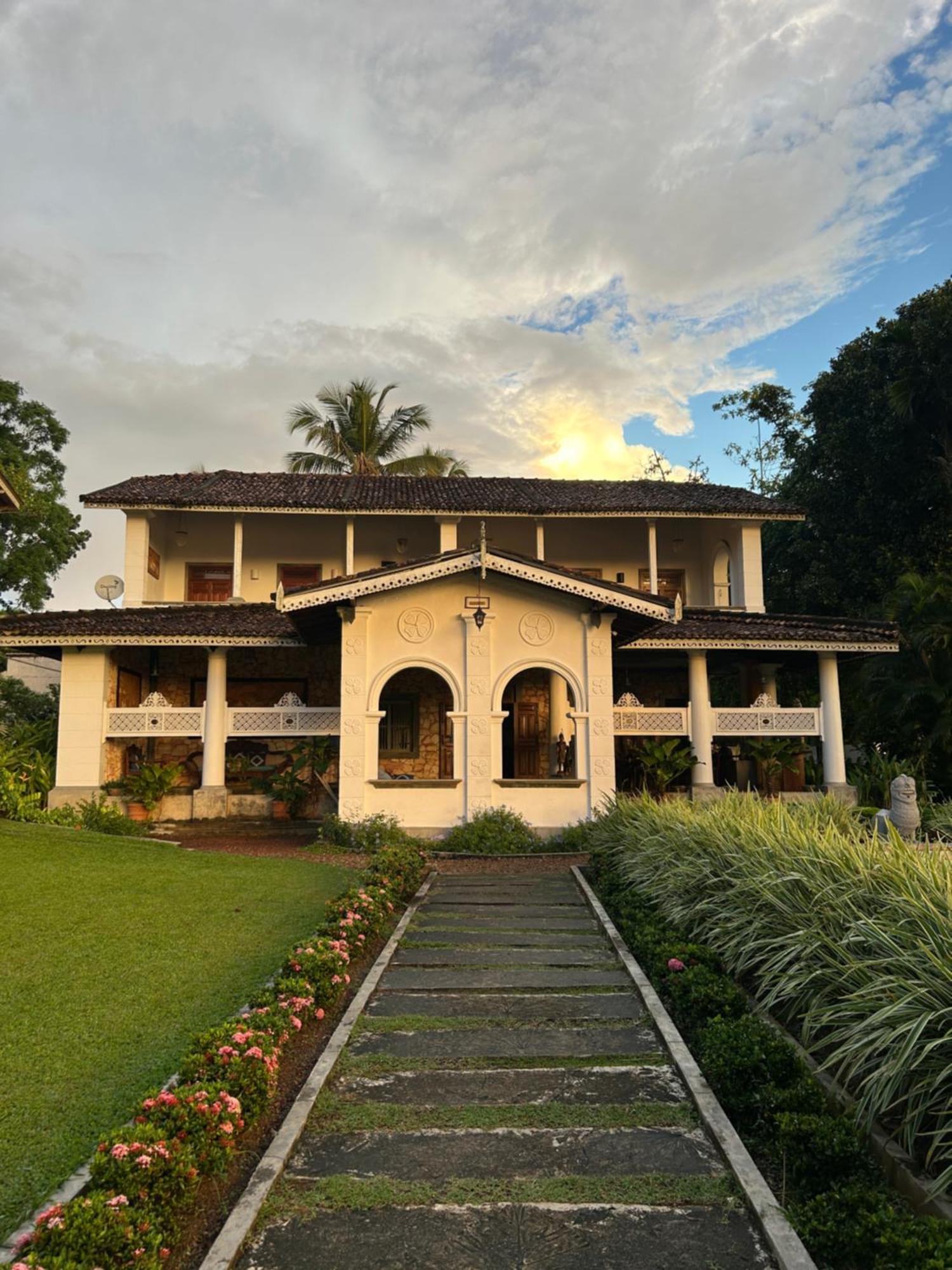 Villa Kubura Хикадува Екстериор снимка